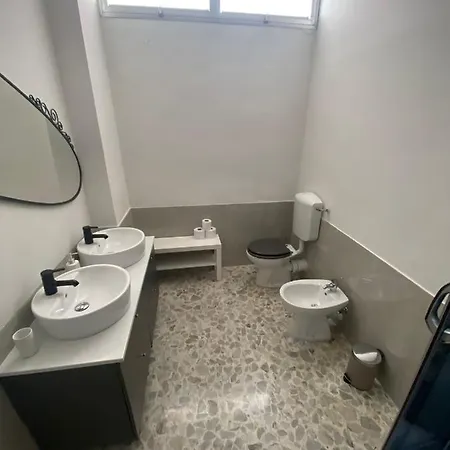 Appartement Intero 4 Da Letto 3 Bagni 12 Posti Letto Cado Dalle Nubi
