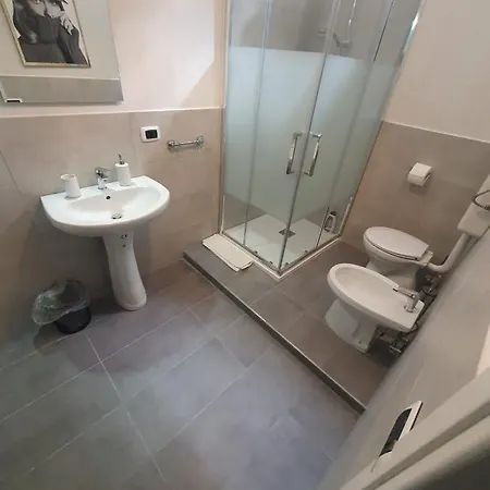 Intero 4 Da Letto 3 Bagni 12 Posti Letto Cado Dalle Nubi * Bari